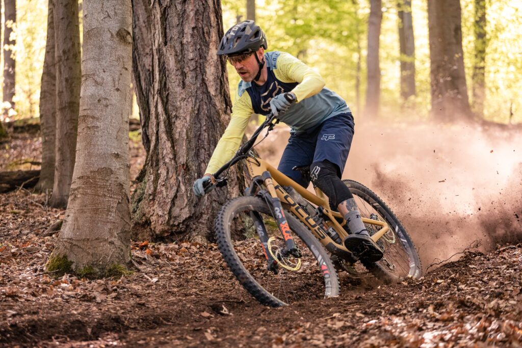 Chaussures VTT : Les Meilleures Options pour les Amateurs de Vélo Tout-Terrain chaussure