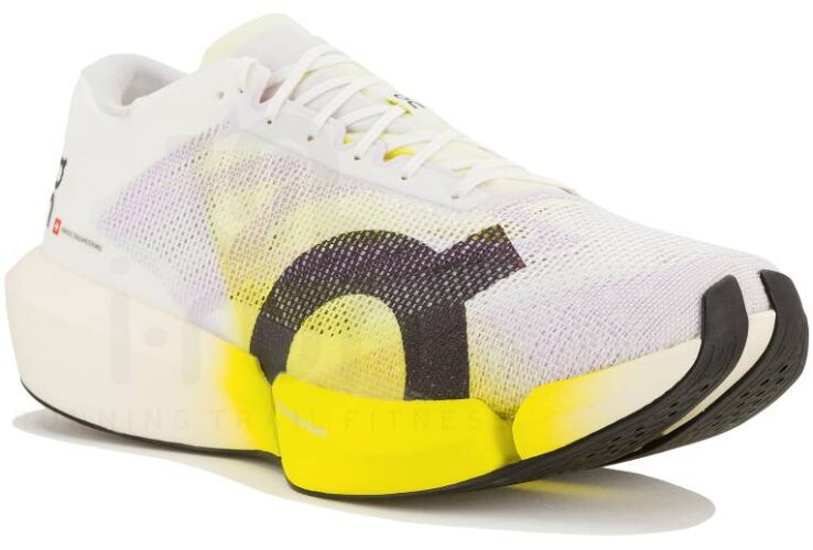 on-running-cloudboom-strike-2-chaussure-course-carbone